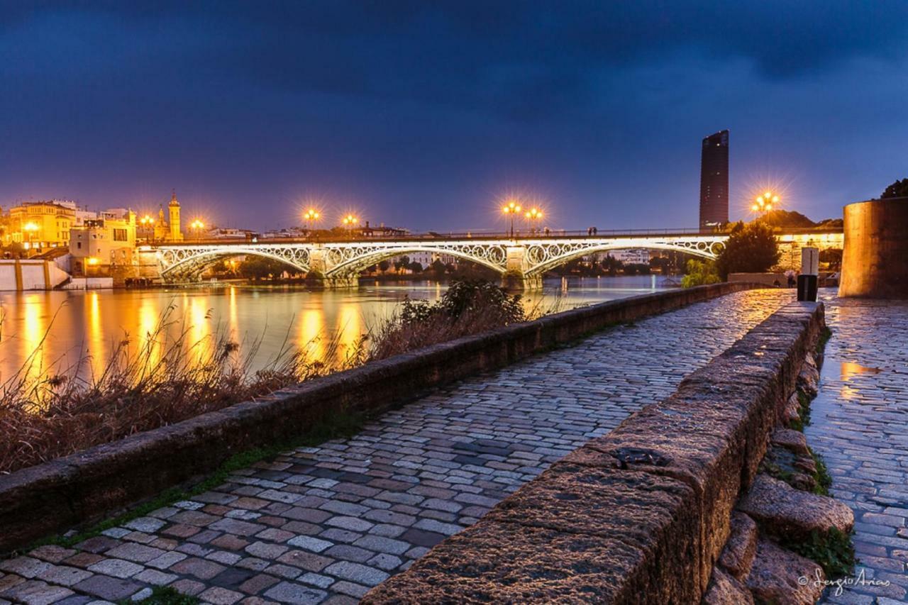 Sevilla Triana Plaza del Altozano Exterior foto